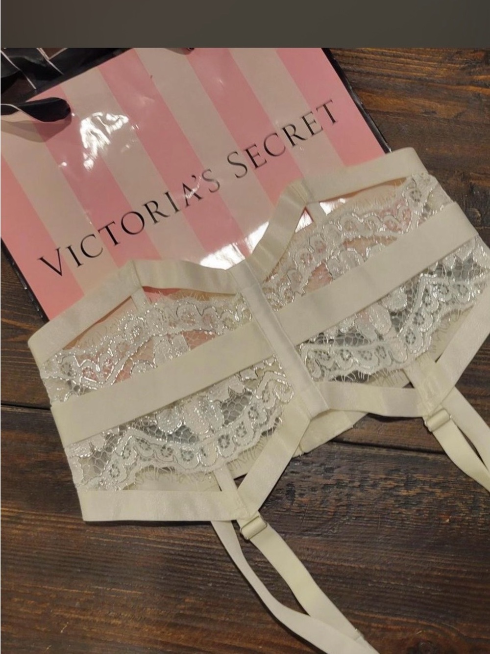 Victoria's Secr White/Ivory Waist Cincher & Garter Price reflects is NWT